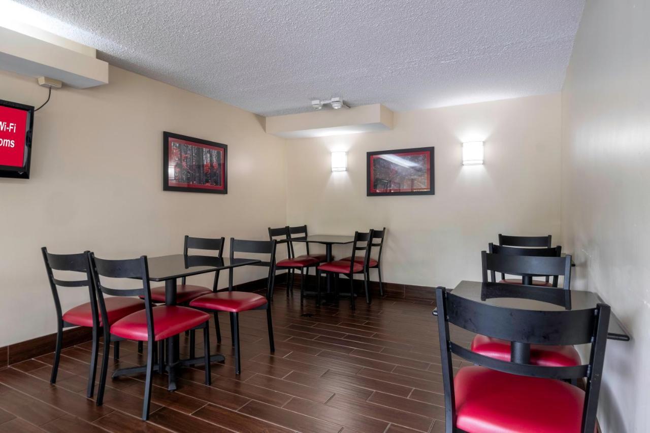 Red Roof Inn Charlottesville Buitenkant foto