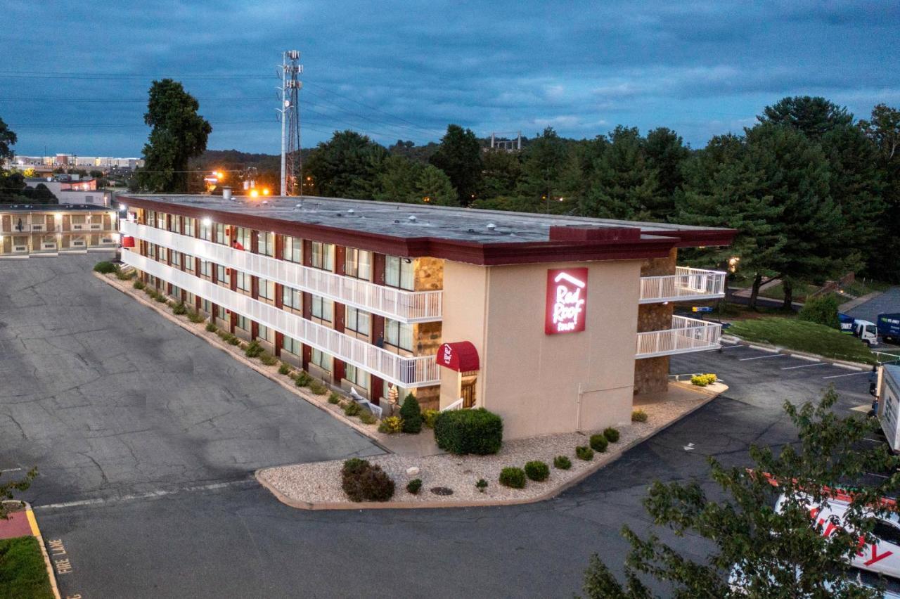 Red Roof Inn Charlottesville Buitenkant foto