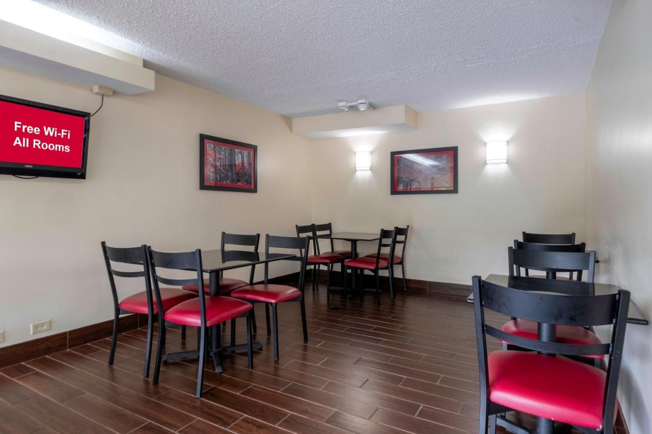 Red Roof Inn Charlottesville Buitenkant foto